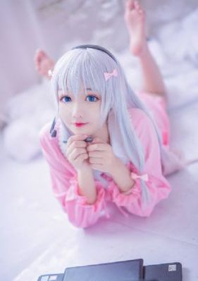 女闺蜜露出奶头让我吃奶_BD英语全集在线观看